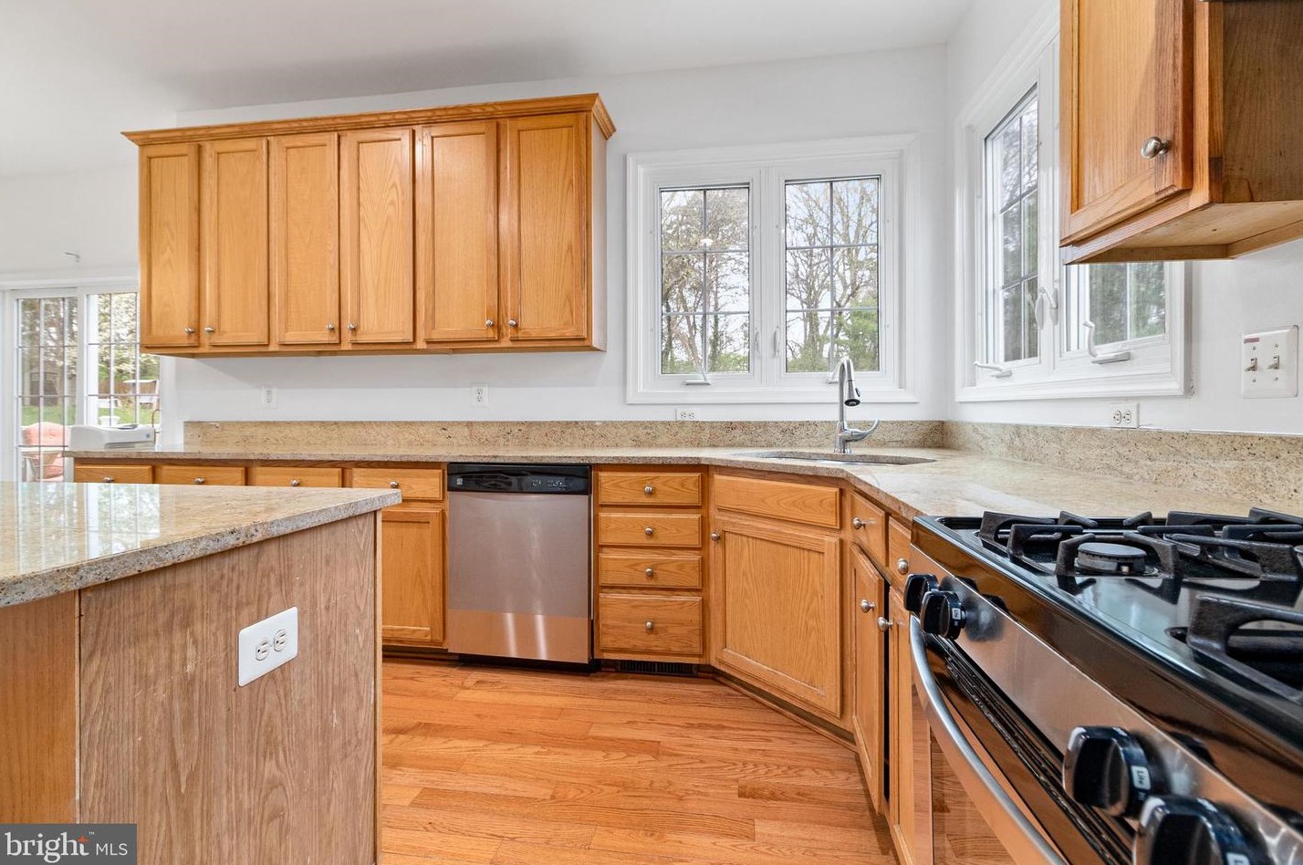 20616 Sutherlin Pl, Dulles VA  20165-8500 exterior