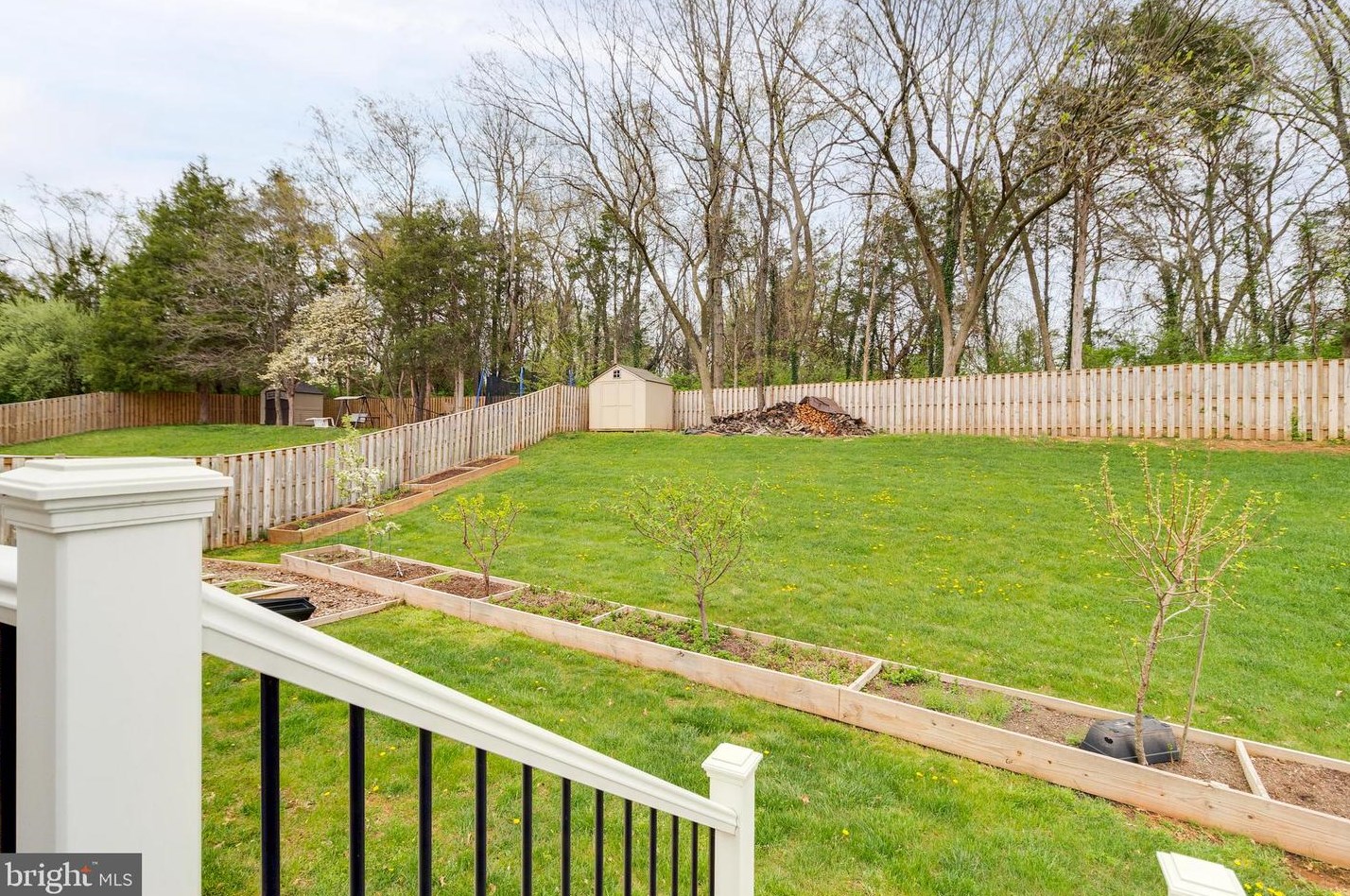 20616 Sutherlin Pl, Dulles VA  20165-8500 exterior