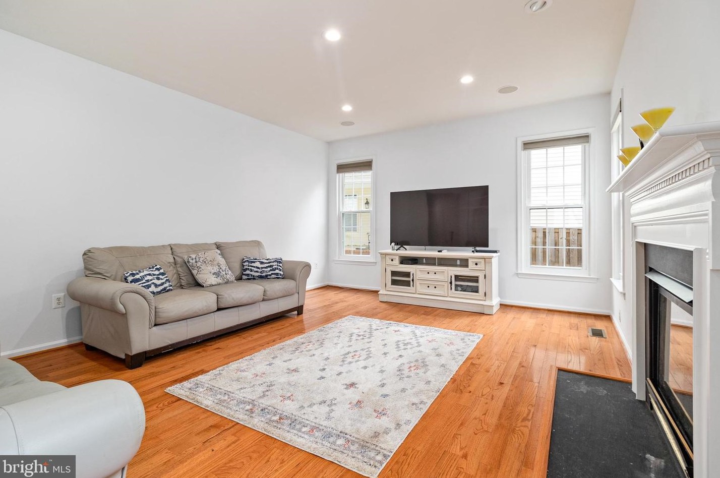 20616 Sutherlin Pl, Dulles VA  20165-8500 exterior