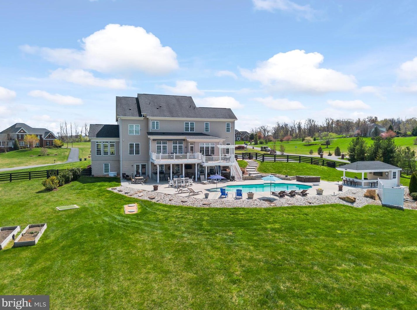 15939 Waterford Creek Cir, Hamilton, VA 20158-3342