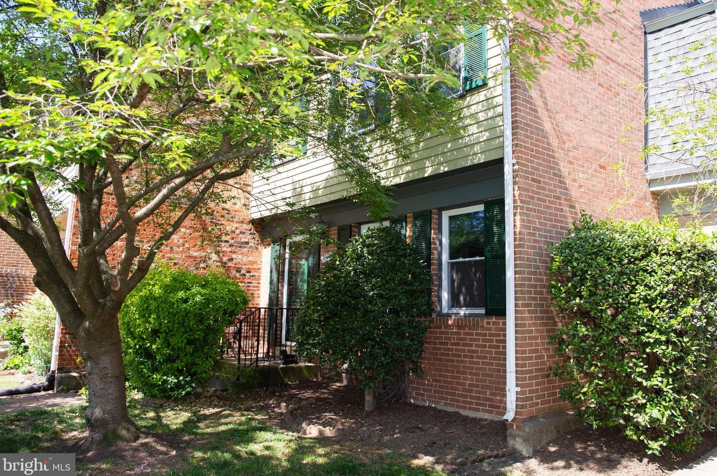 1074 Tottenham Ct, Dulles, VA 20164
