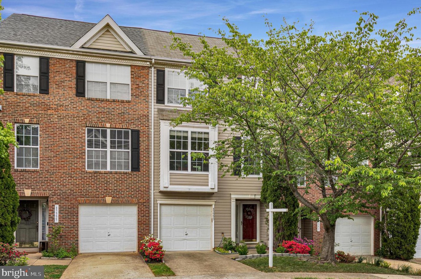 45553 Lakemont Sq, Dulles, VA 20165-6530