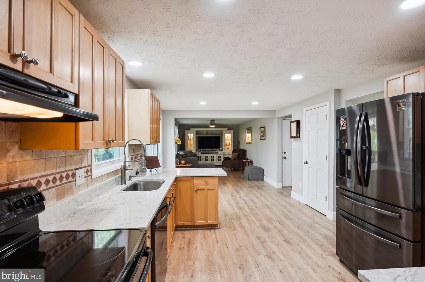 106 Almey Ct, Dulles VA  20164-2836 exterior