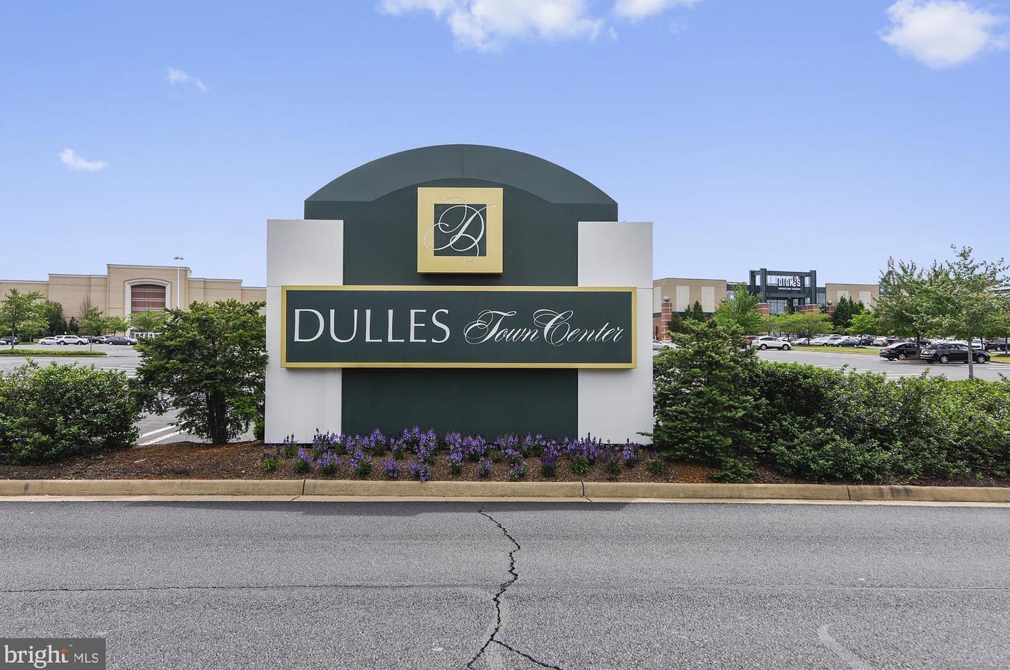 106 Almey Ct, Dulles VA  20164-2836 exterior