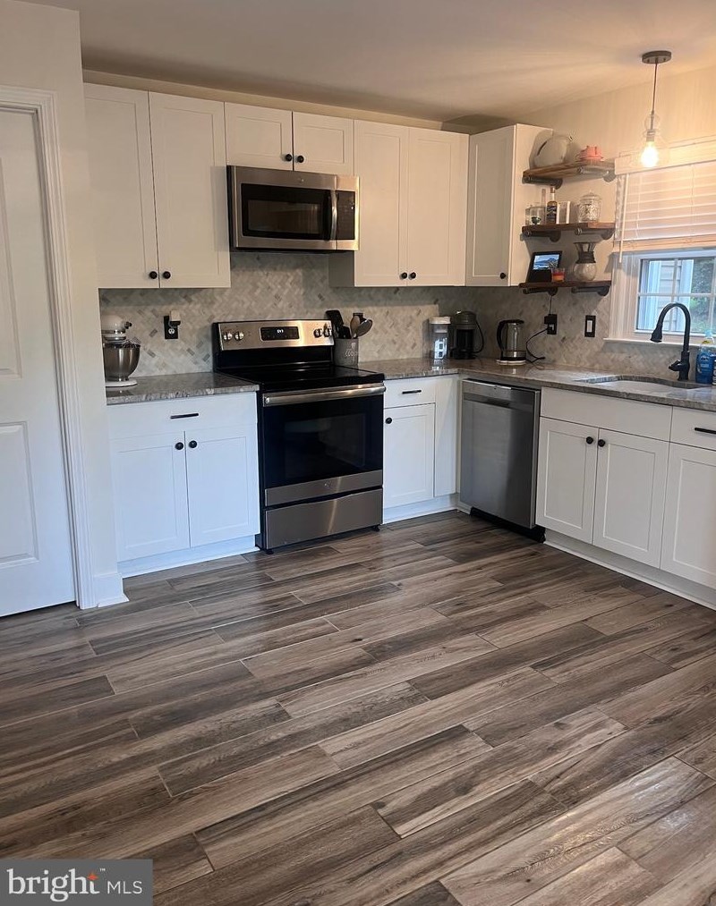 319 Cardinal Glen Cir, Dulles VA  20164-5512 exterior