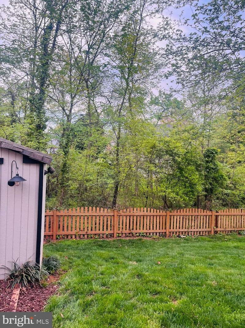 319 Cardinal Glen Cir, Dulles VA  20164-5512 exterior