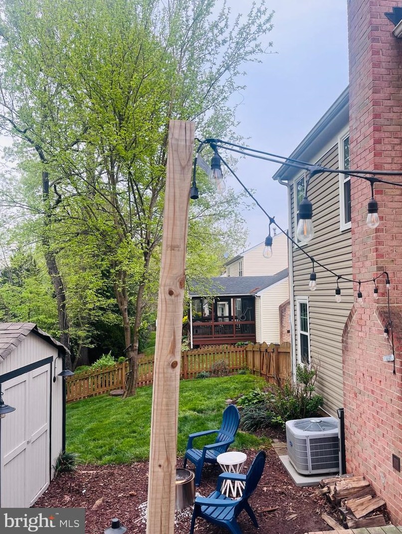 319 Cardinal Glen Cir, Dulles VA  20164-5512 exterior