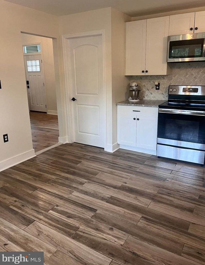 319 Cardinal Glen Cir, Dulles VA  20164-5512 exterior