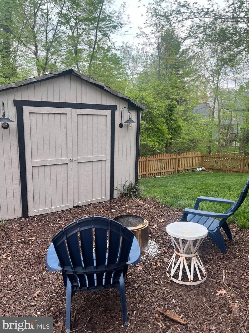 319 Cardinal Glen Cir, Dulles VA  20164-5512 exterior