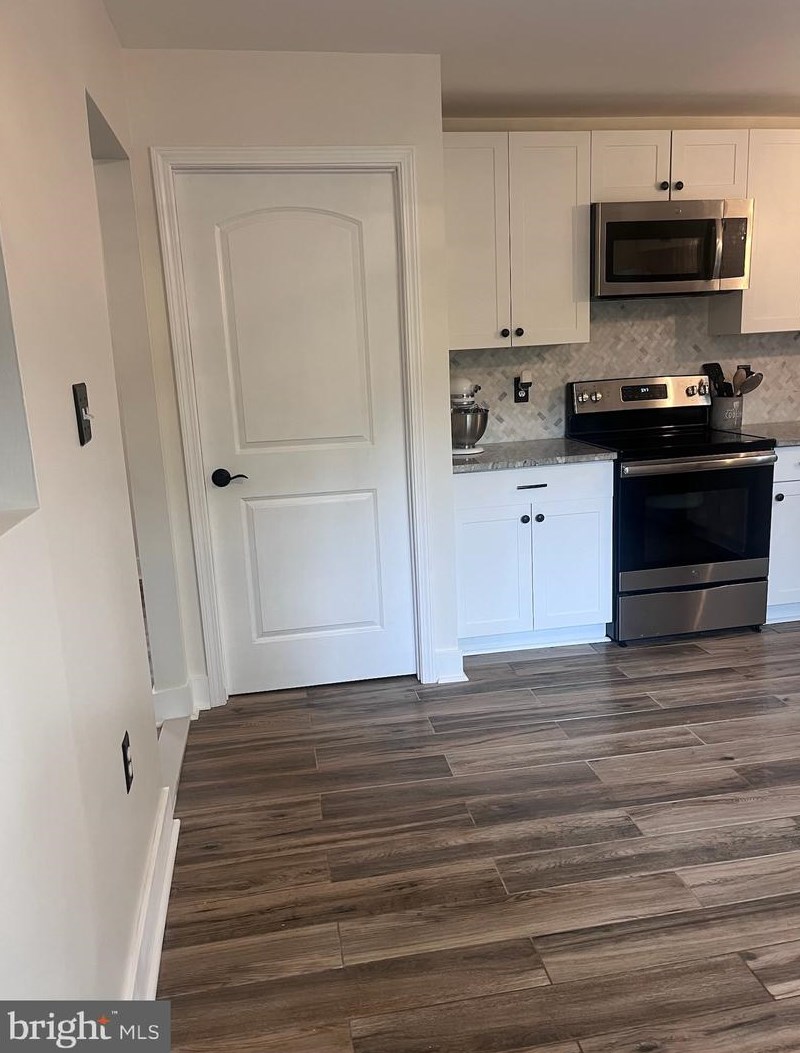 319 Cardinal Glen Cir, Dulles VA  20164-5512 exterior