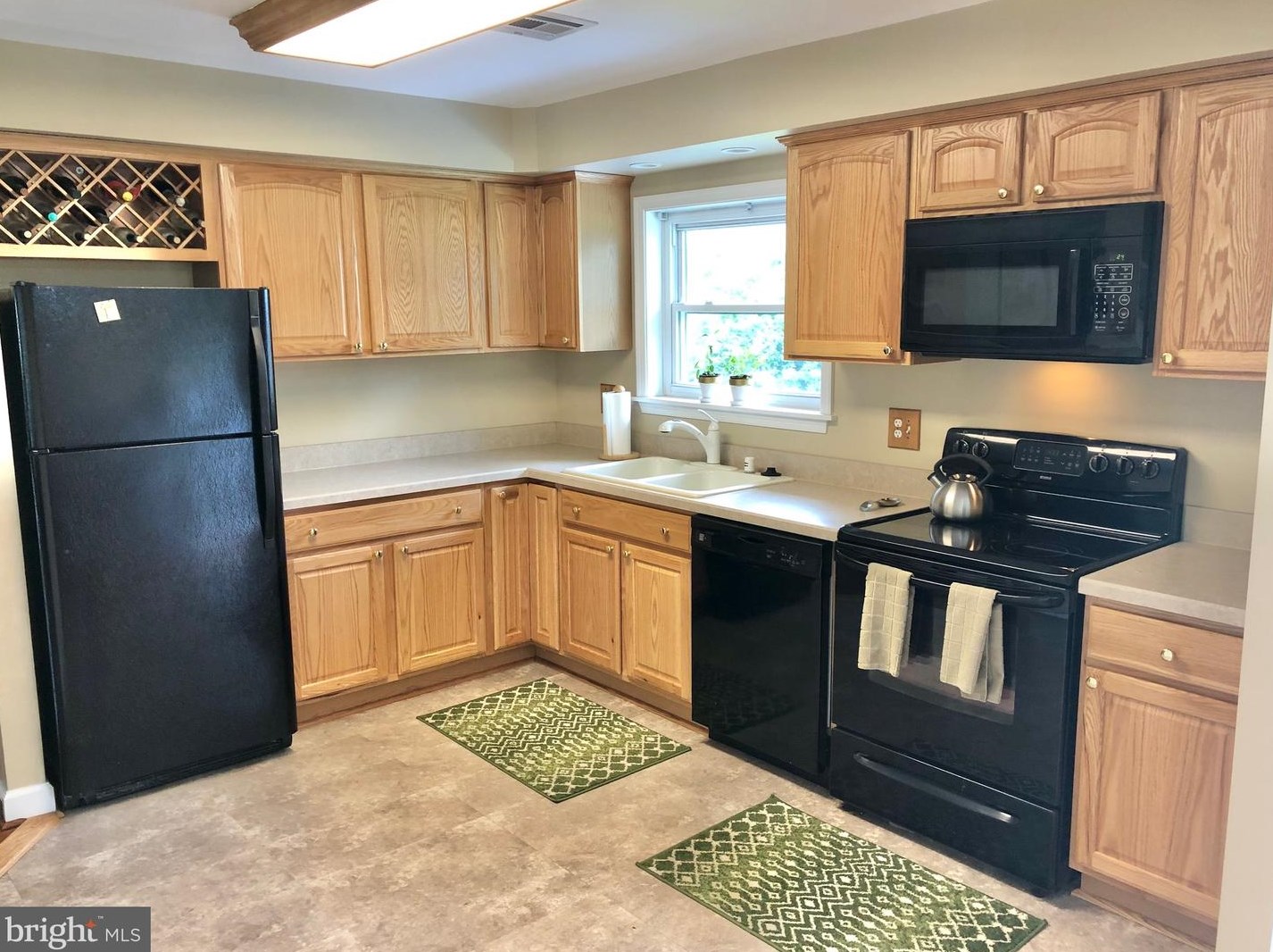1014 S Ironwood Rd, Sterling, VA 20164