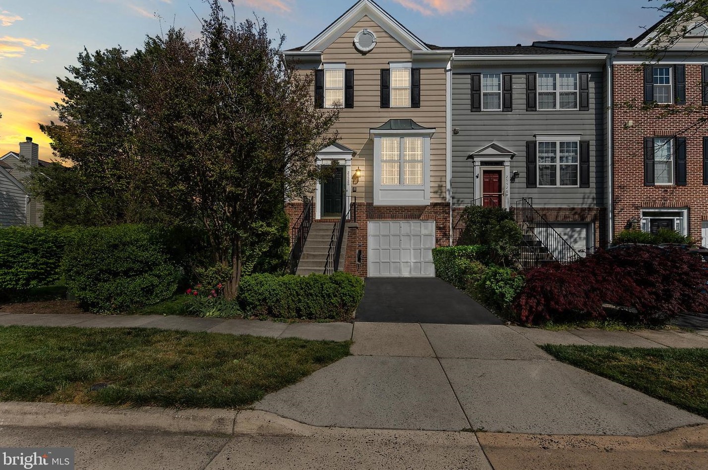 25526 Gover Dr, Fairfax, VA 20152