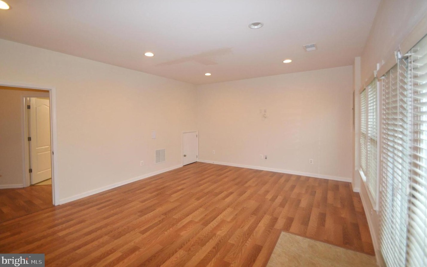 41828 Apatite Sq, Stone Ridge VA  20105-5553 exterior