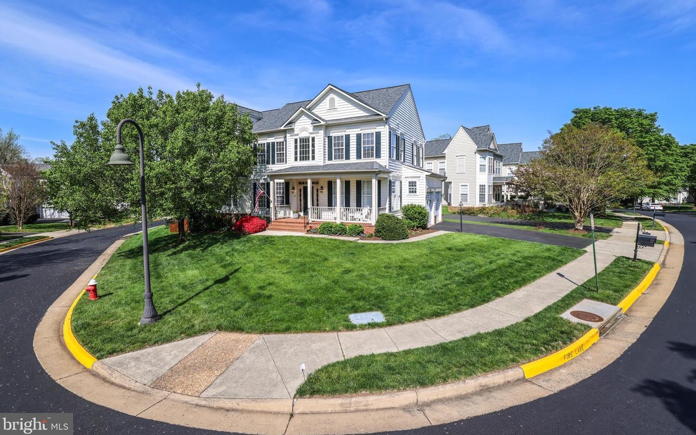 40420 Milford Dr, Ashburn, VA 20148-4528