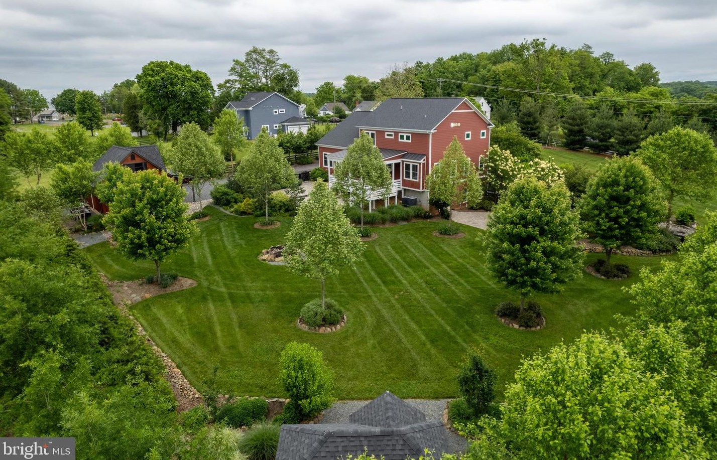 17553 Harmony Church Rd, Hamilton, VA 20158