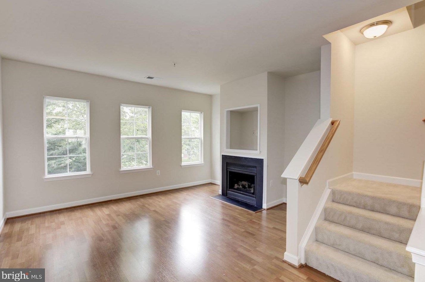 42514 Mayflower Ter, Ashburn, VA 20148