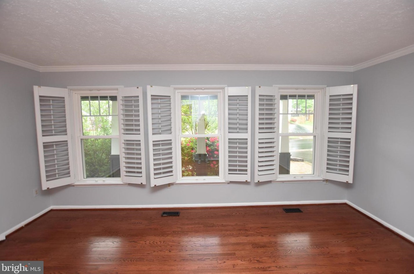 202 Markwood Dr, Dulles, VA 20165