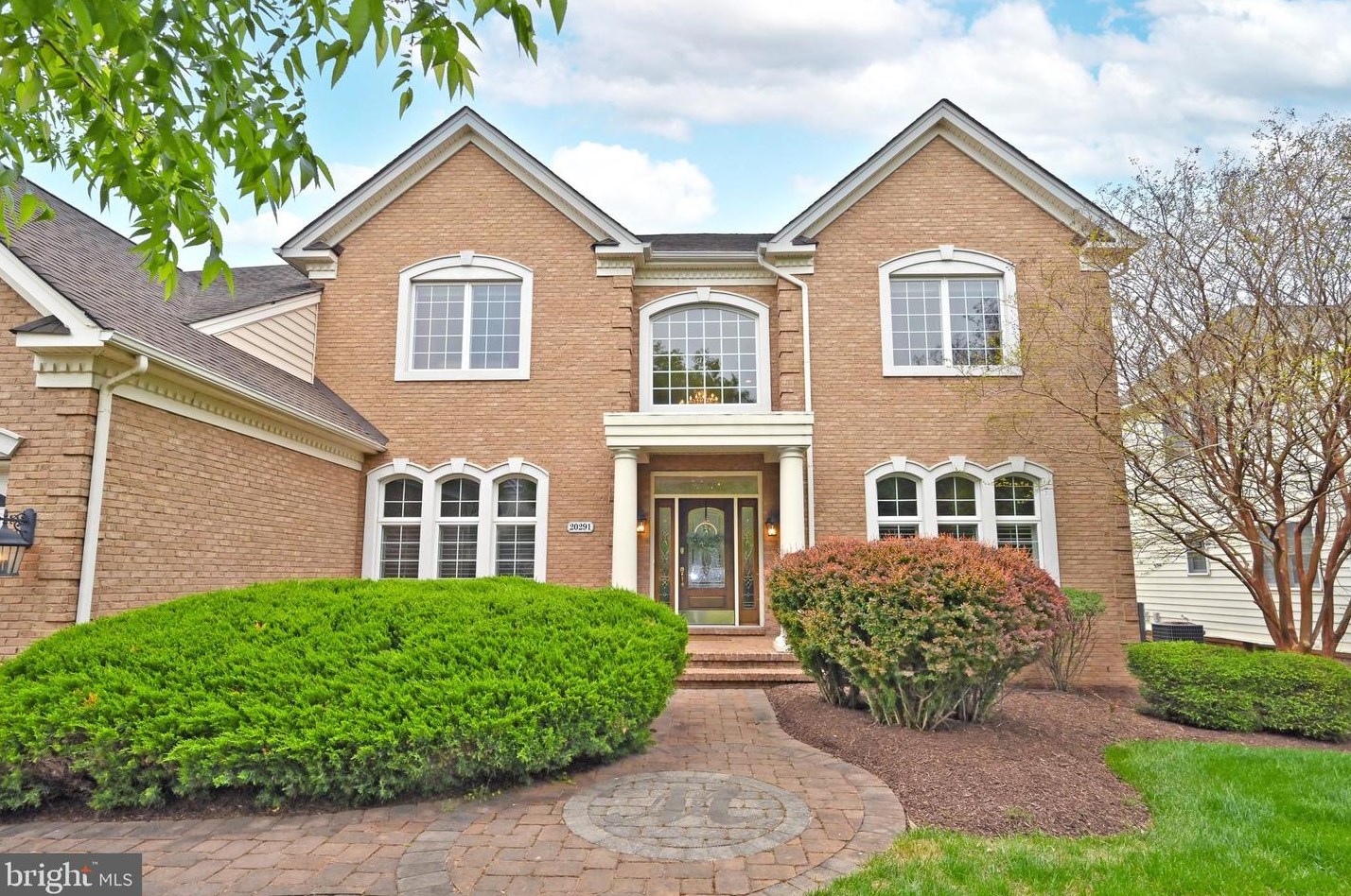 20291 Kiawah Island Dr, Ashburn, VA 20147-3174