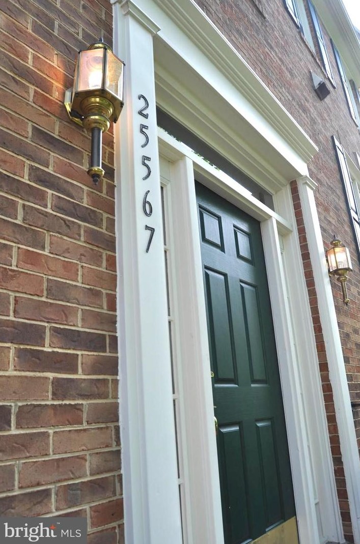 25567 Gwynneth Square, Fairfax, VA 20152
