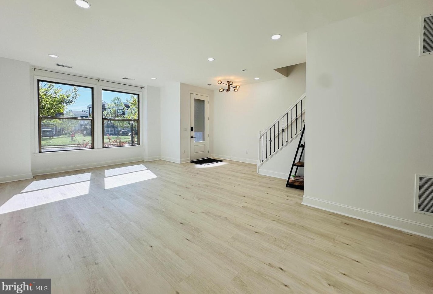 23489 Adagio Ter, Ashburn VA  20148-7440 exterior