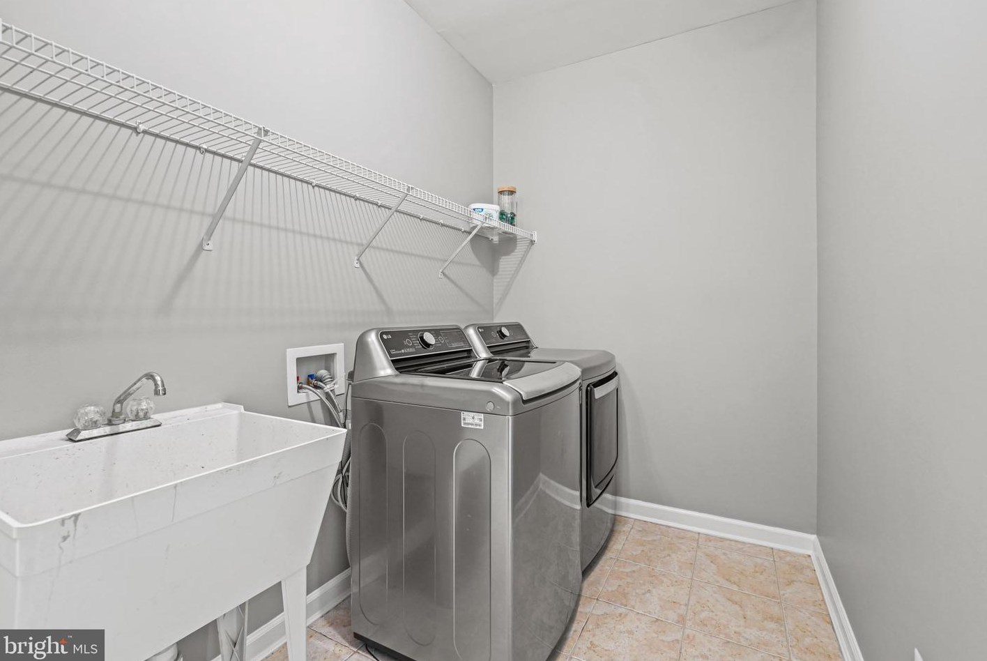 19115 Dalton Points Pl, Leesburg VA 20176-3836 exterior