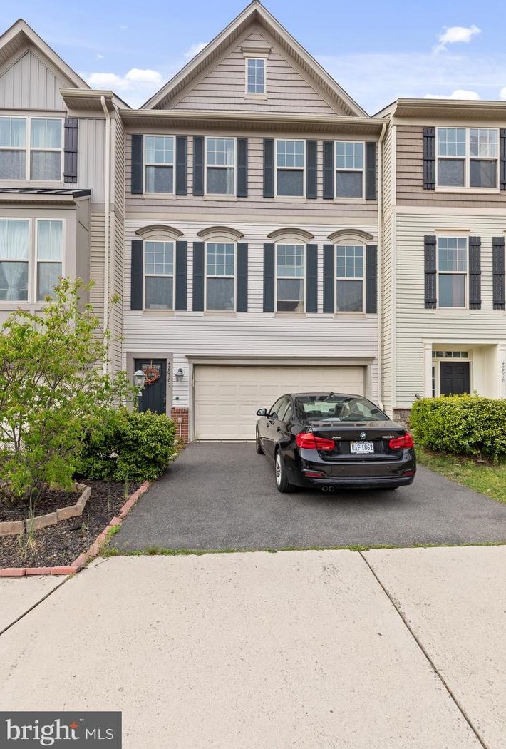 42616 Galbraith Sq, Ashburn, VA 20148-4169
