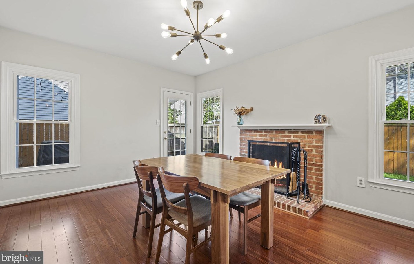 21034 Lowell Ct, Dulles VA  20164-2437 exterior