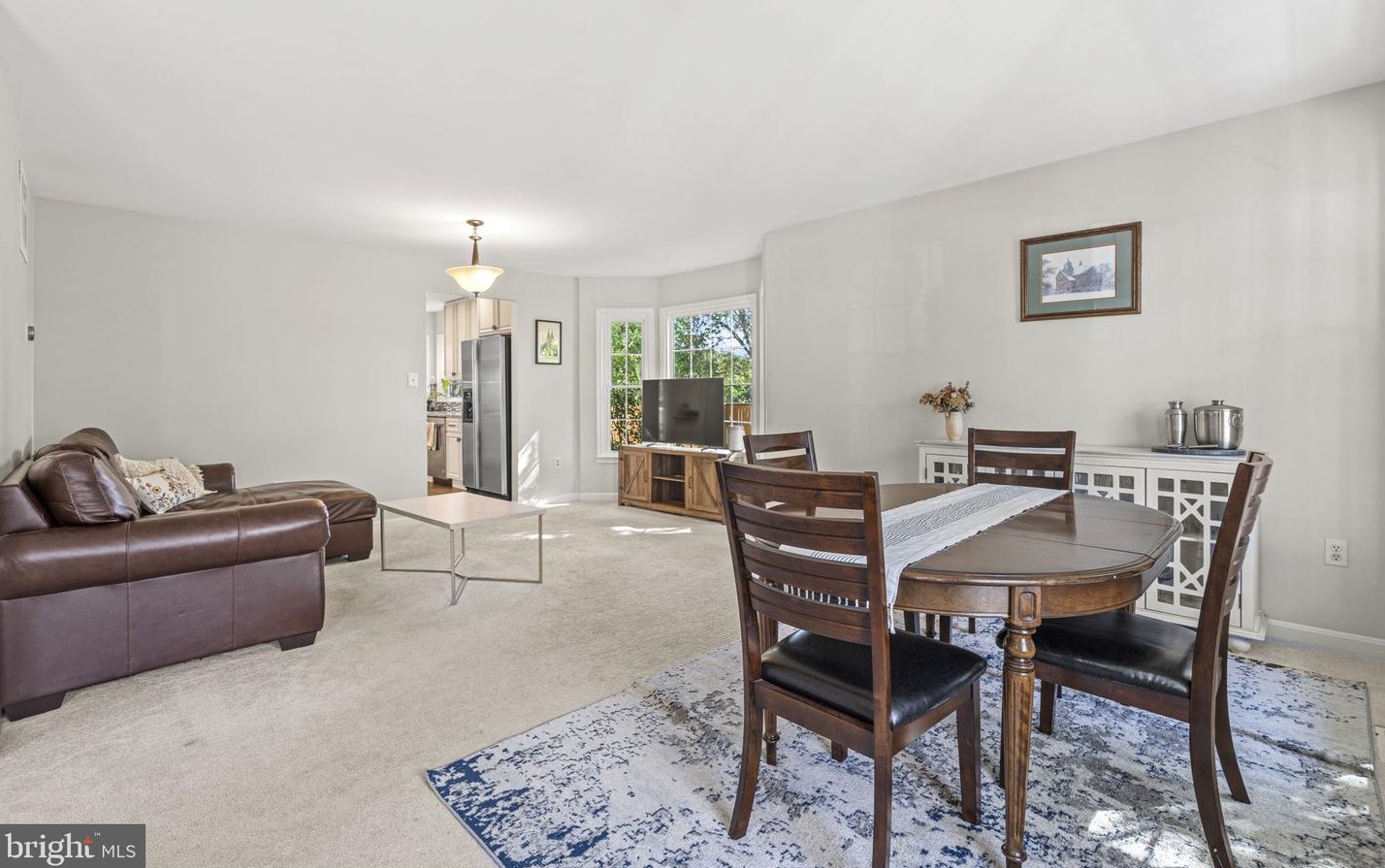 21034 Lowell Ct, Dulles VA  20164-2437 exterior