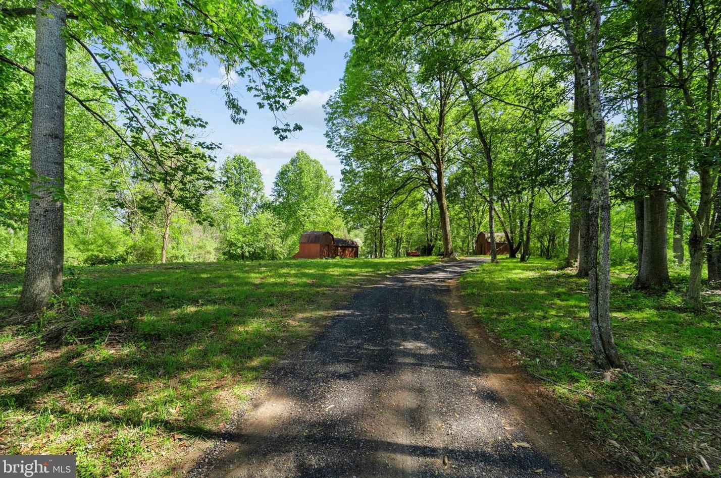 38685 Goose Creek Ln, Leesburg, VA 20175