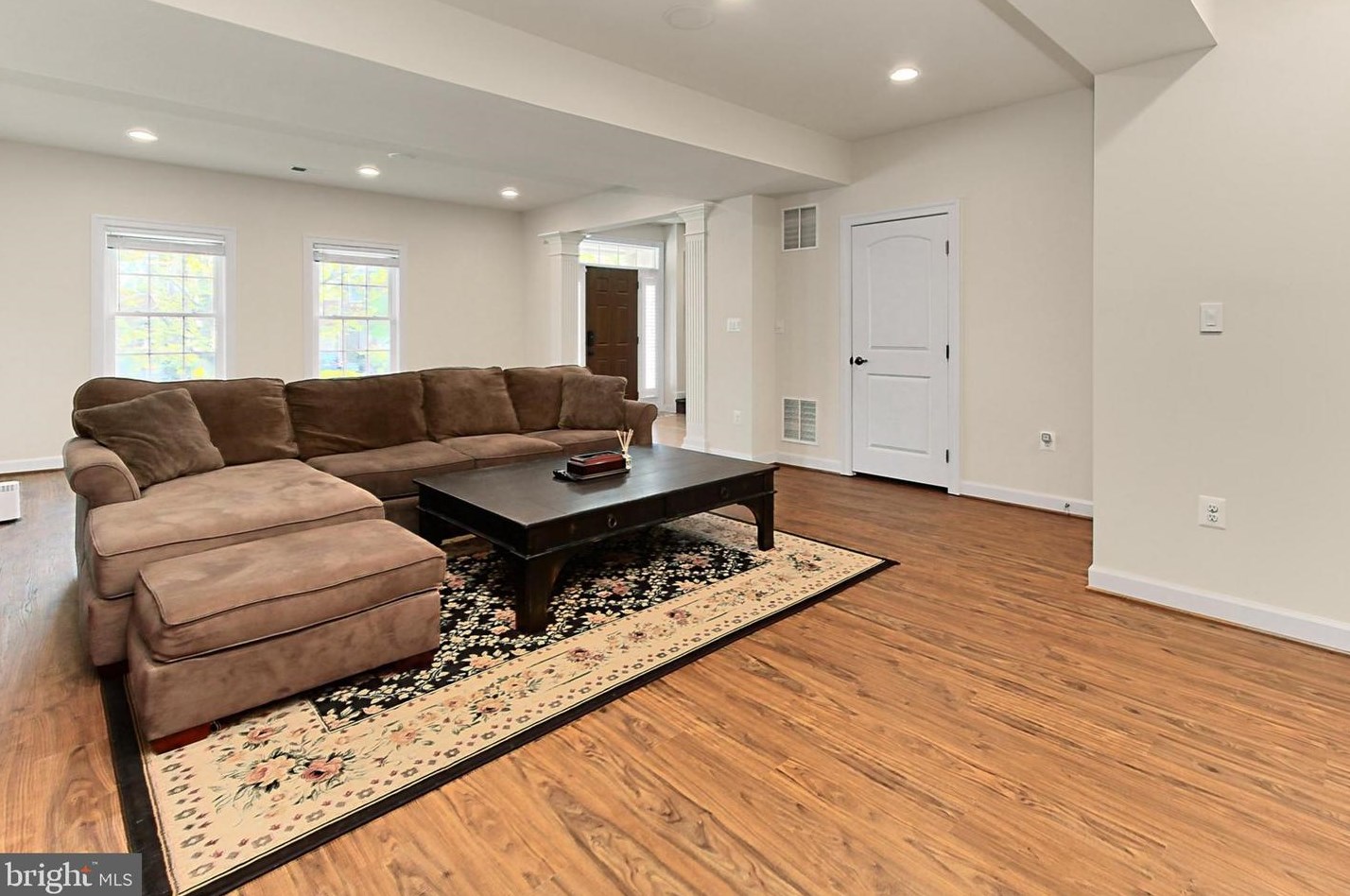 42525 Pine Forest Dr, Fairfax VA  20152-6095 exterior