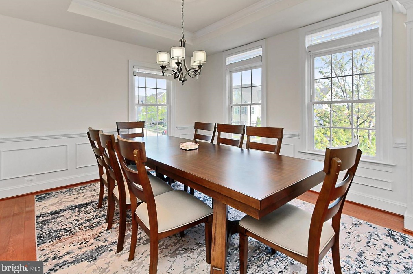 42525 Pine Forest Dr, Fairfax VA  20152-6095 exterior