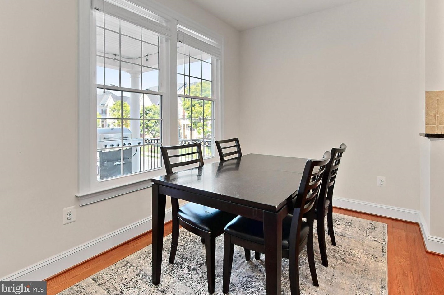 42525 Pine Forest Dr, Fairfax VA  20152-6095 exterior