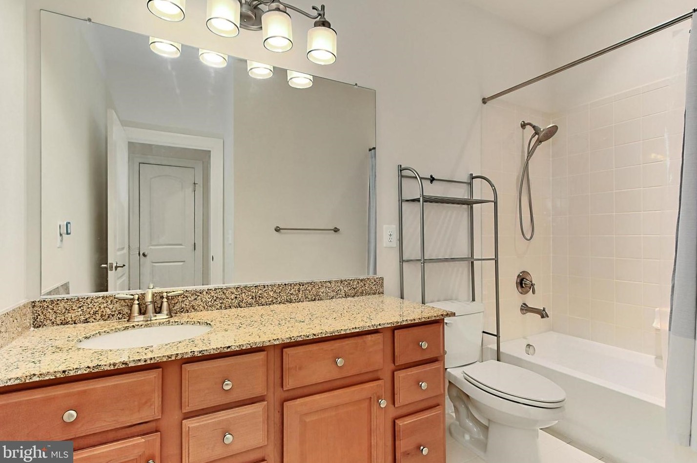 42525 Pine Forest Dr, Fairfax VA  20152-6095 exterior