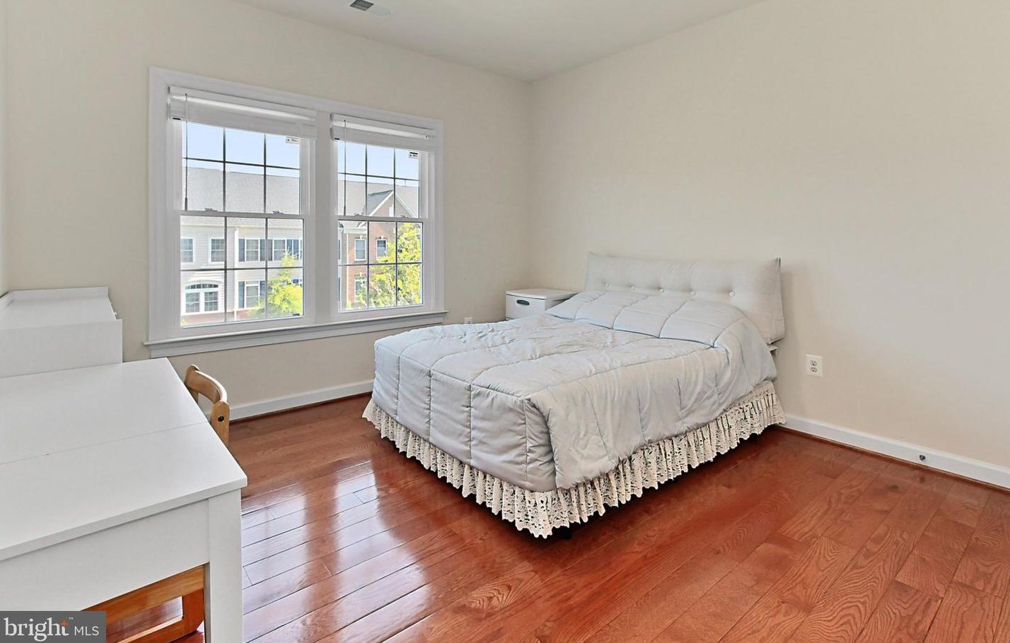 42525 Pine Forest Dr, Fairfax VA  20152-6095 exterior