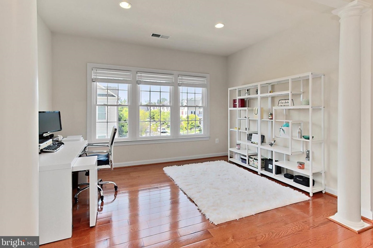 42525 Pine Forest Dr, Fairfax VA  20152-6095 exterior