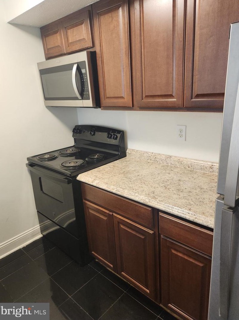 90 Adams Dr Ne, Leesburg, VA 20176