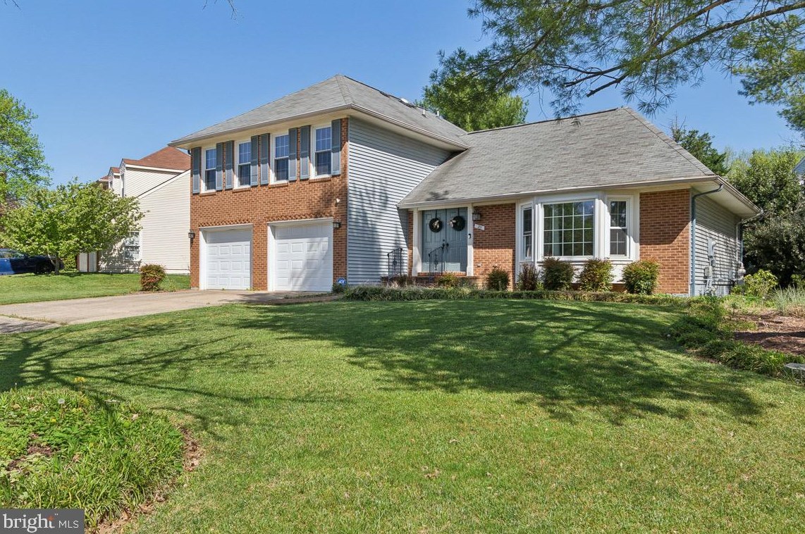 25 Whittingham Cir, Dulles VA  20165-6231 exterior