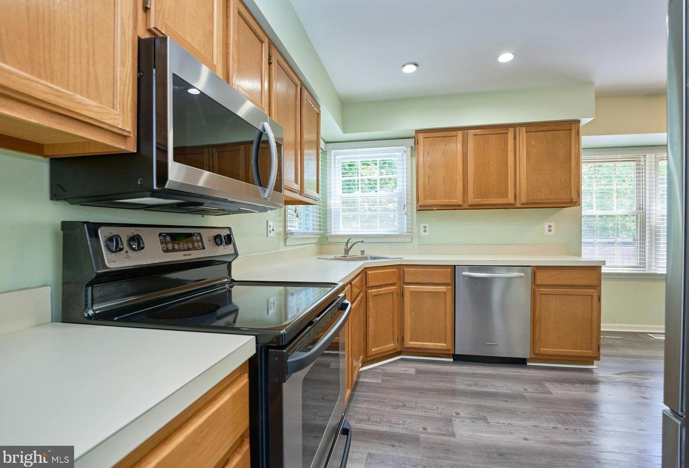 21050 Emerson Ct, Dulles VA  20164-2435 exterior