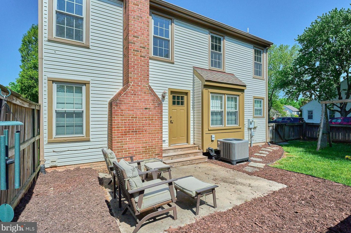 21050 Emerson Ct, Dulles VA  20164-2435 exterior