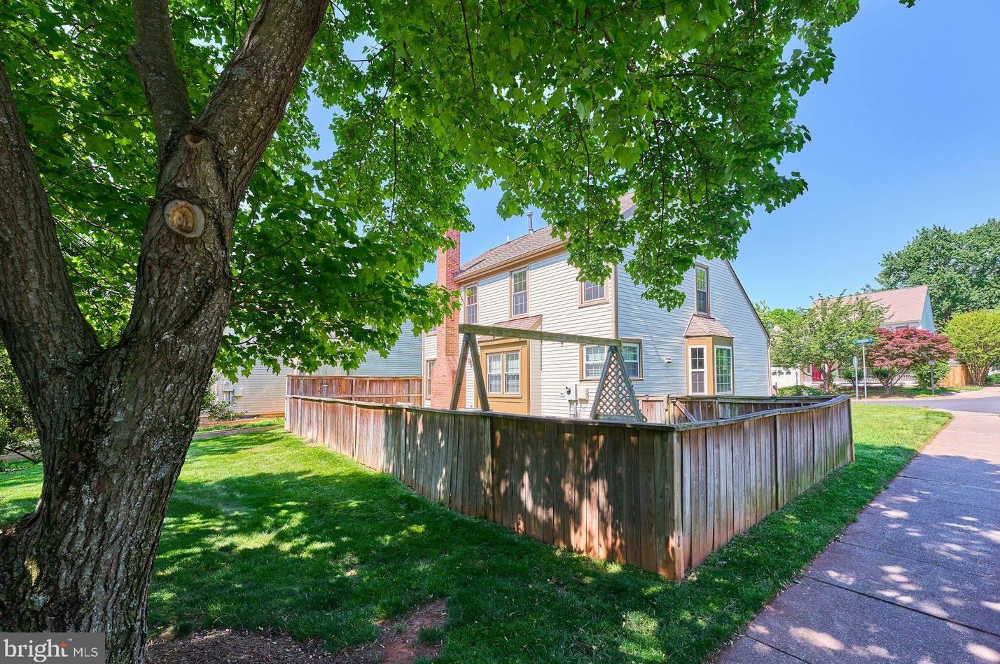 21050 Emerson Ct, Dulles VA  20164-2435 exterior