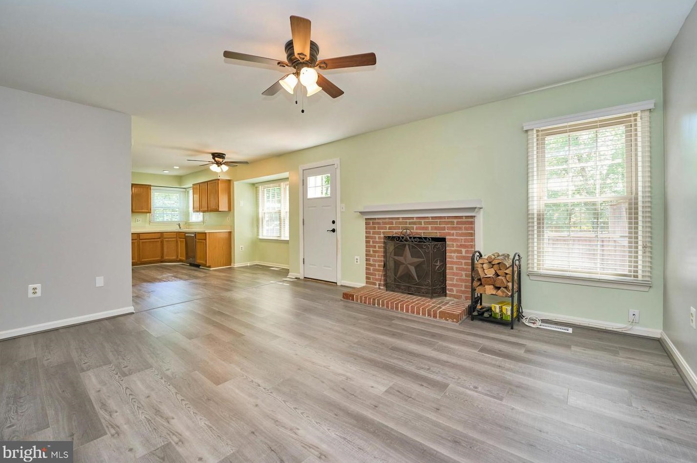 21050 Emerson Ct, Dulles VA  20164-2435 exterior