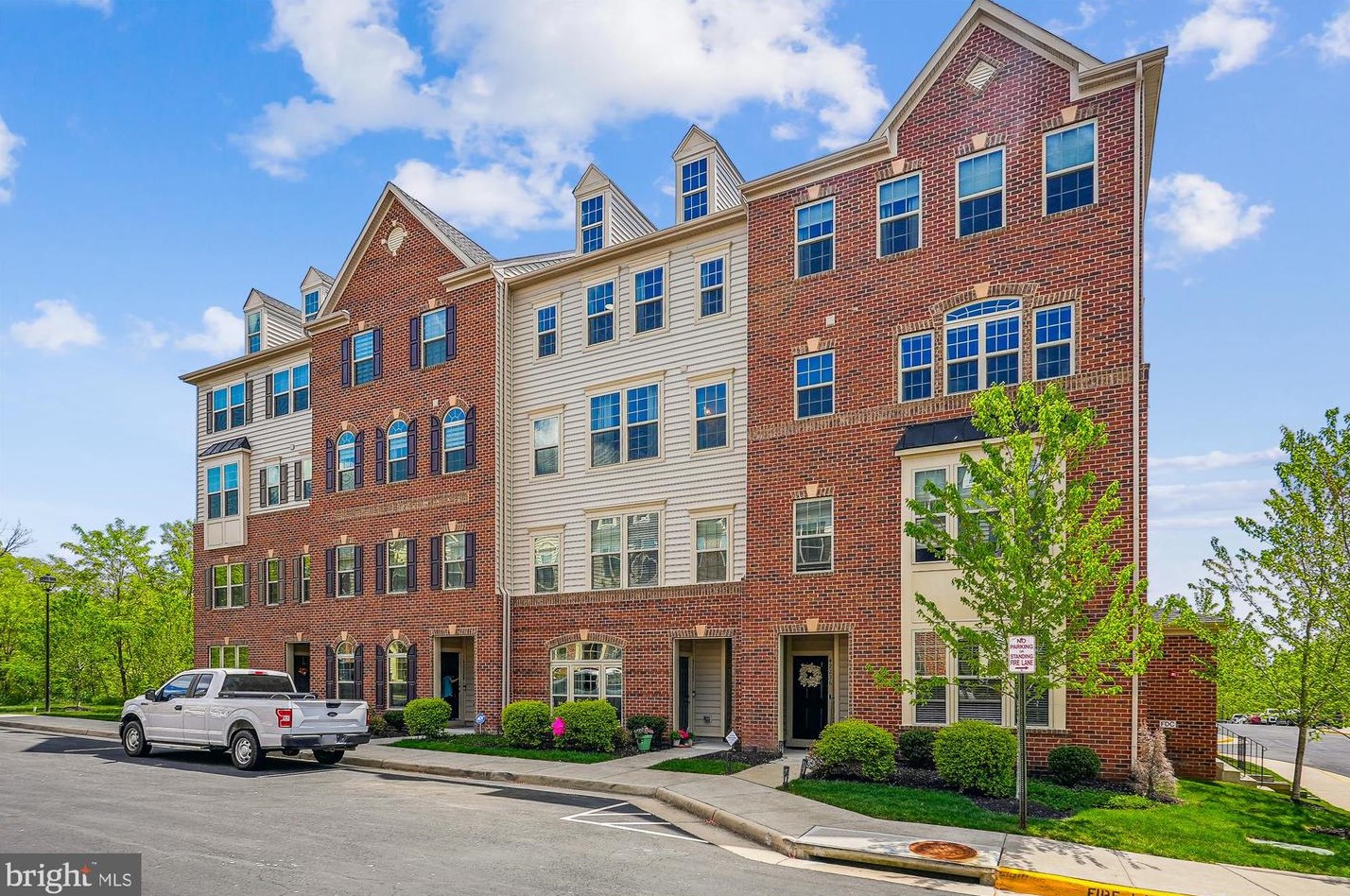 42234 Piebald Square, Stone Ridge, VA 20105