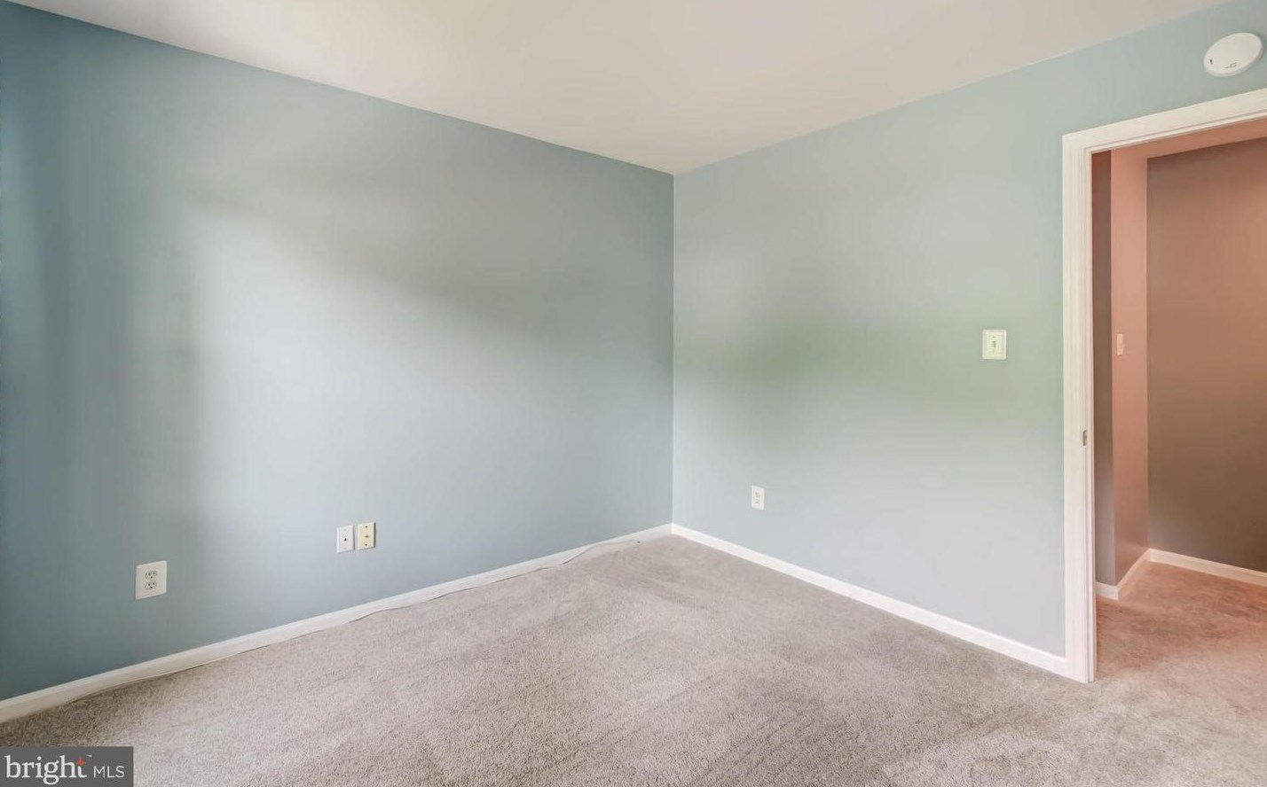 411 Tamarack Ln, Dulles VA  20164-2856 exterior