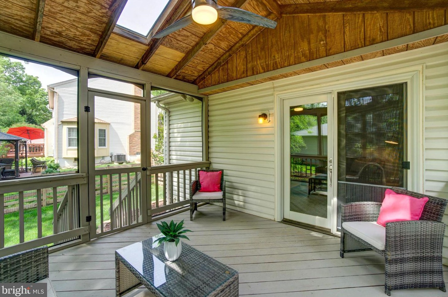 411 Tamarack Ln, Dulles VA  20164-2856 exterior