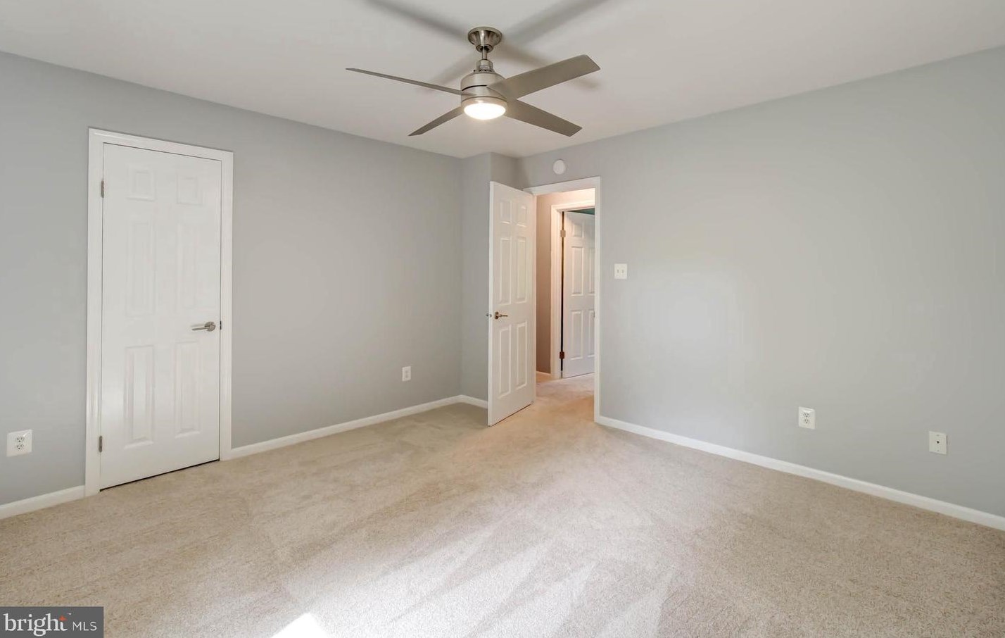 411 Tamarack Ln, Dulles VA  20164-2856 exterior