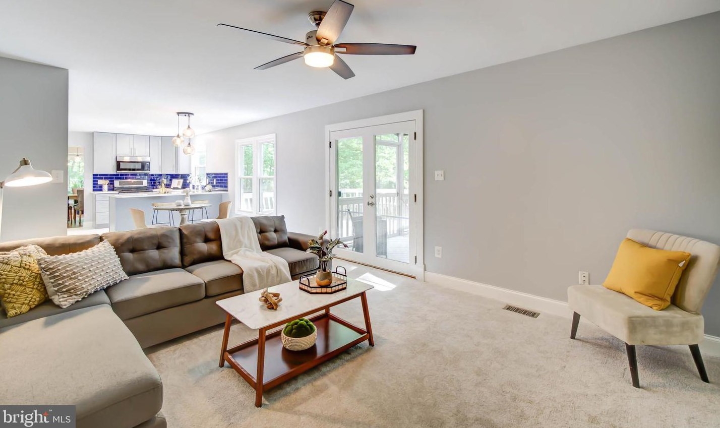 411 Tamarack Ln, Dulles VA  20164-2856 exterior