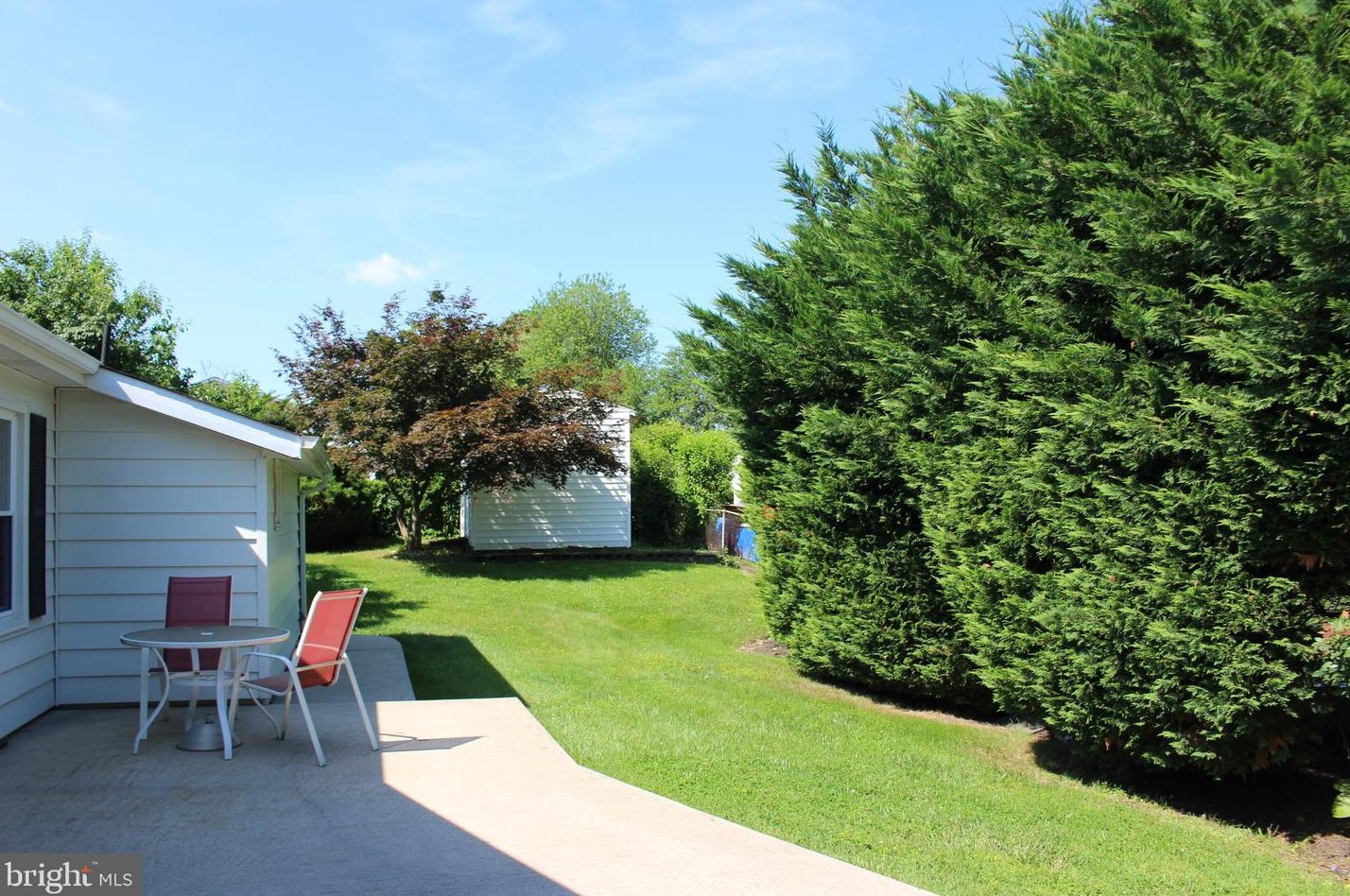 125 Cypress Rd, Dulles VA  20164-4004 exterior