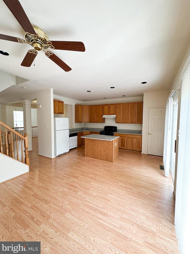 47357 Darkhollow Falls Ter, Dulles VA  20165-2420 exterior