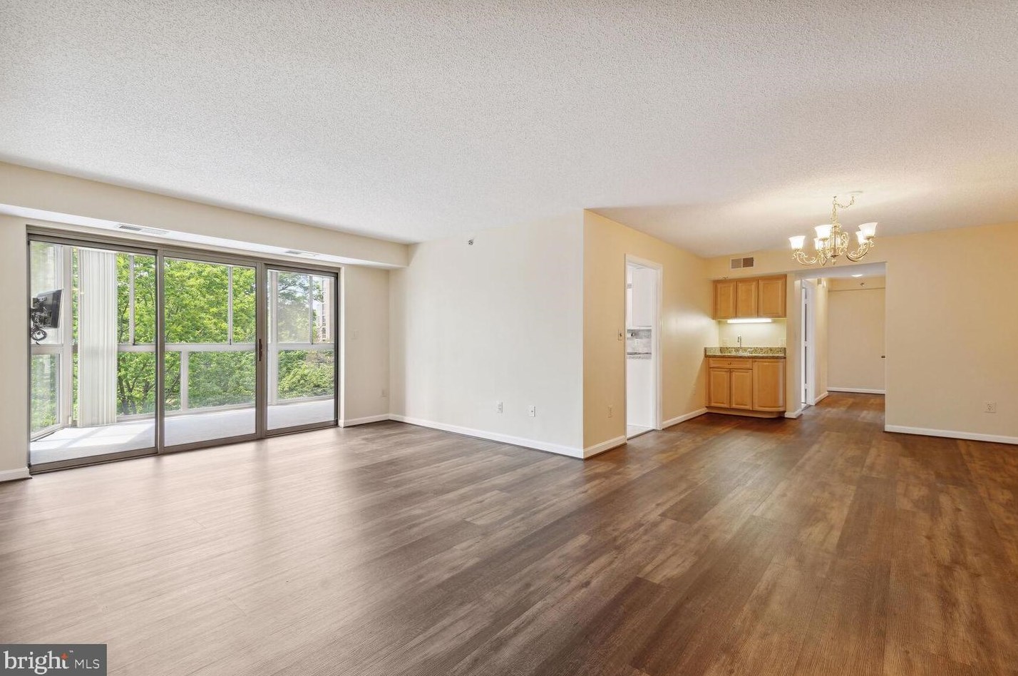 19385 Cypress Ridge Terrace #401, Leesburg, VA 20176