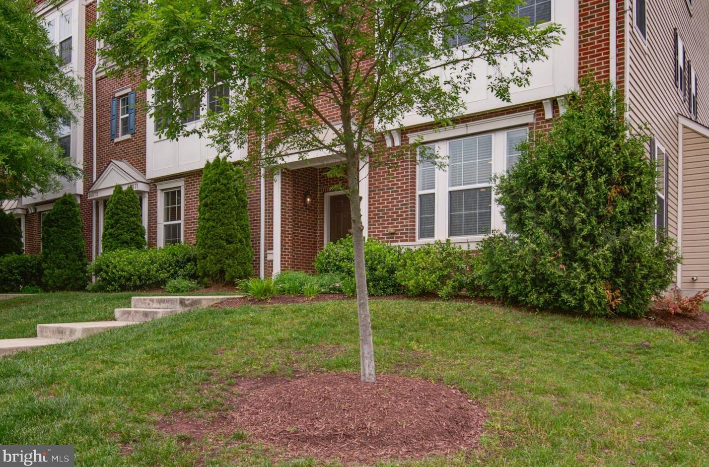 44067 Peirosa Ter, Fairfax, VA 20152